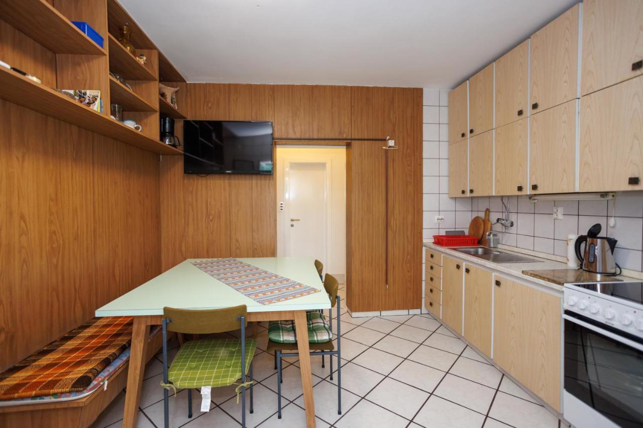 Apartments Pika Krk Town Exterior foto