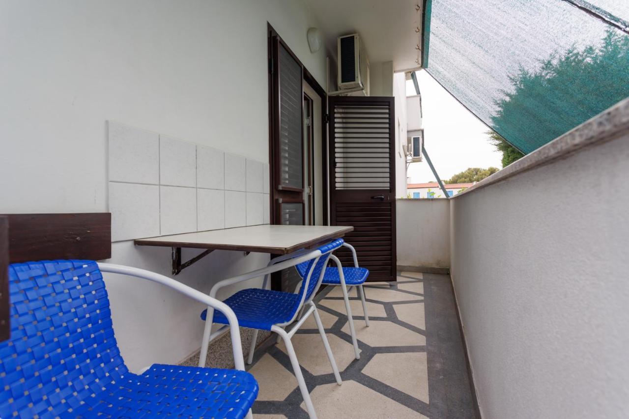 Apartments Pika Krk Town Exterior foto